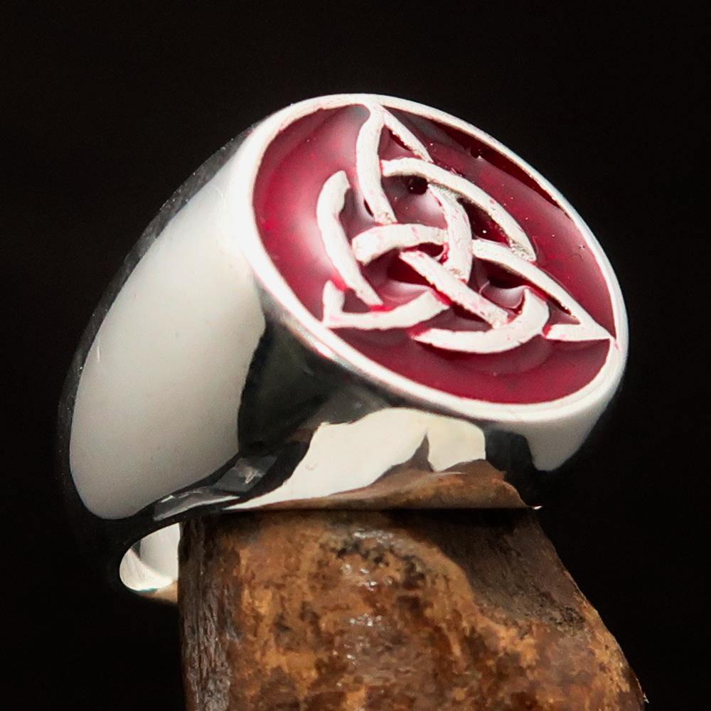 Nicely crafted Men's Triquetra Ring Celtic Triskelion Knot Red - Sterling Silver