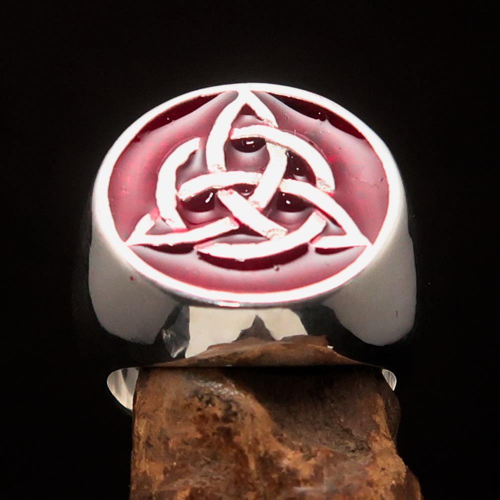 Nicely crafted Men's Triquetra Ring Celtic Triskelion Knot Red - Sterling Silver